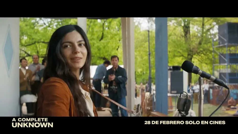 Video for the film A Complete Unknown — Anuncio: 'UNO, DOS, TRES...'