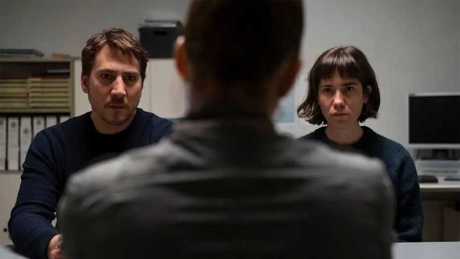 Video for the film Upon Entry — Upon Entry - Tráiler