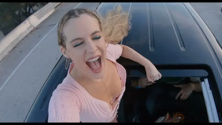 Video for the film Zola — Offizieller Trailer (OmU)