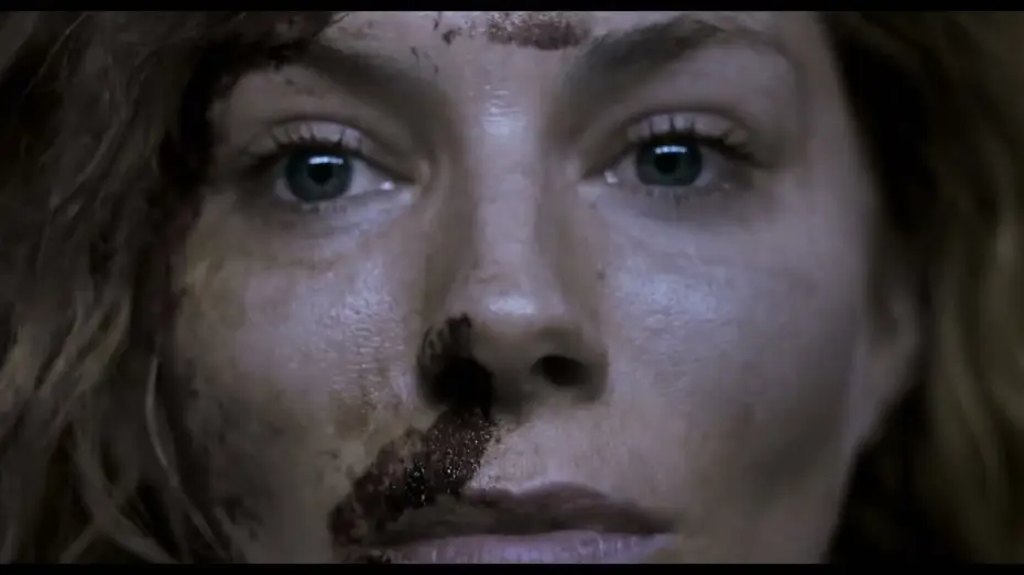 Video for the film Wander Darkly — Sin rumbo   2020   Tráiler Español