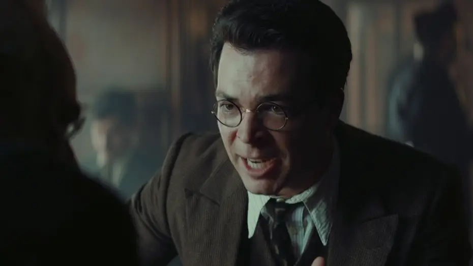 Video for the film While at War — Tráiler final