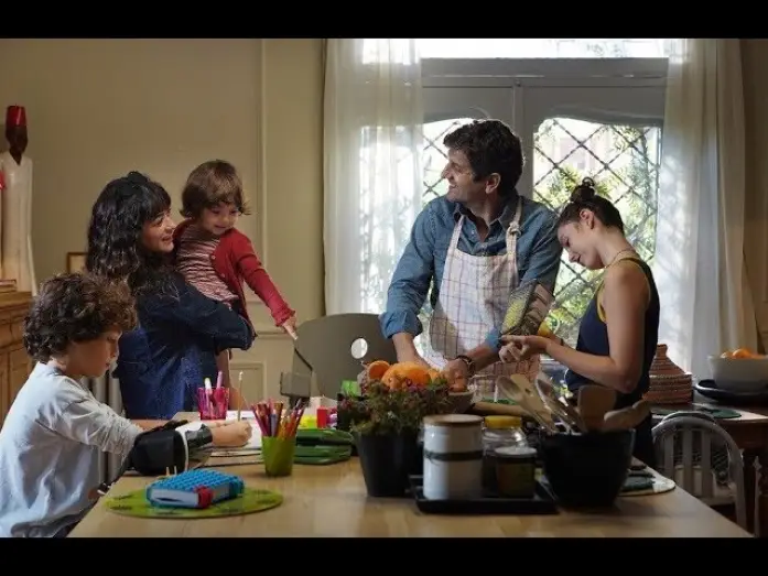 Video for the film When Mom Is Away — 10 días sin mamá - Trailer español (HD)