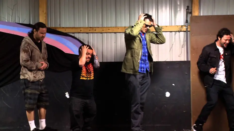 Video for the film Jackass 3.5 — Jackass 3.5 - Trailer
