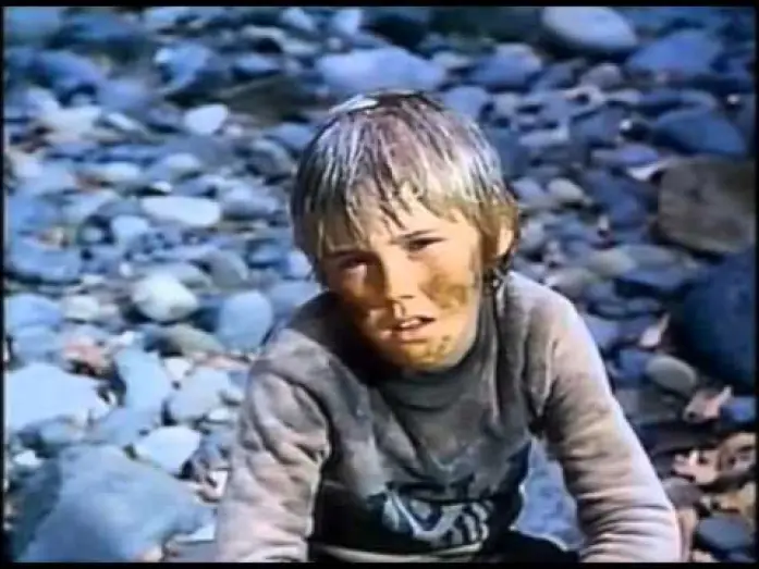 Video for the film The Earthling — Clip