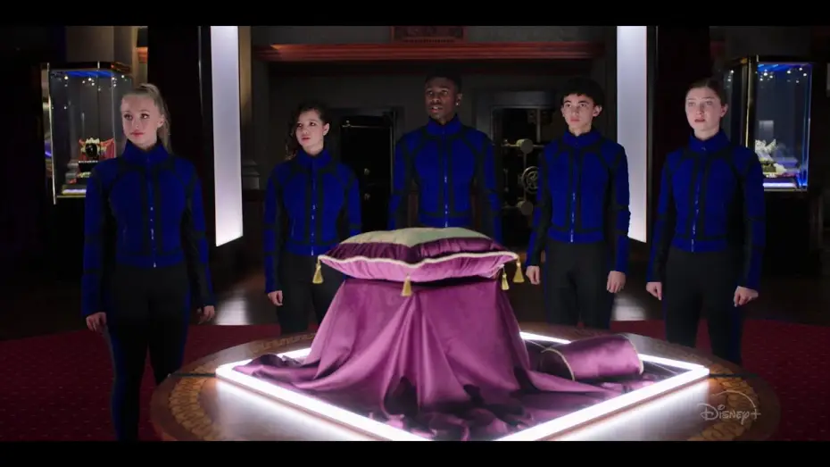 Video for the film Secret Society of Second-Born Royals — Société Secrète de la Royauté - Bande Annonce [VF]