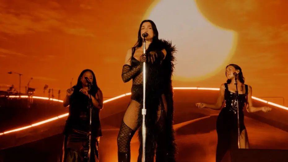 Video for the film Dua Lipa: Live from Mexico — Dua Lipa - Maria (Live du Mexique)