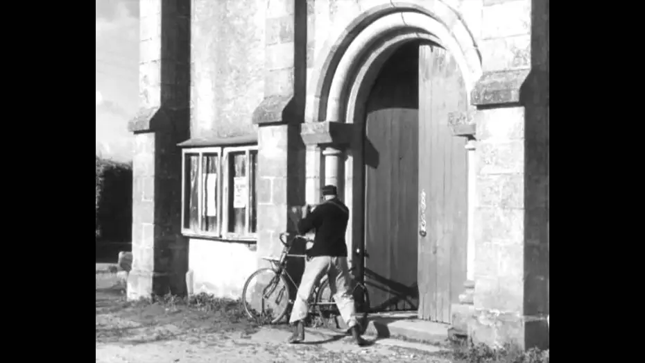 Video for the film Jour de Fête — Jour de fête de Jacques Tati : Extrait 2