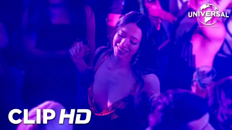 Video for the film Anora — Clip en español - Fiesta de Año Nuevo