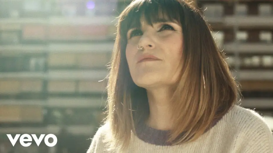 Video for the film On the Fringe — Rozalén: «En los márgenes» (video oficial)