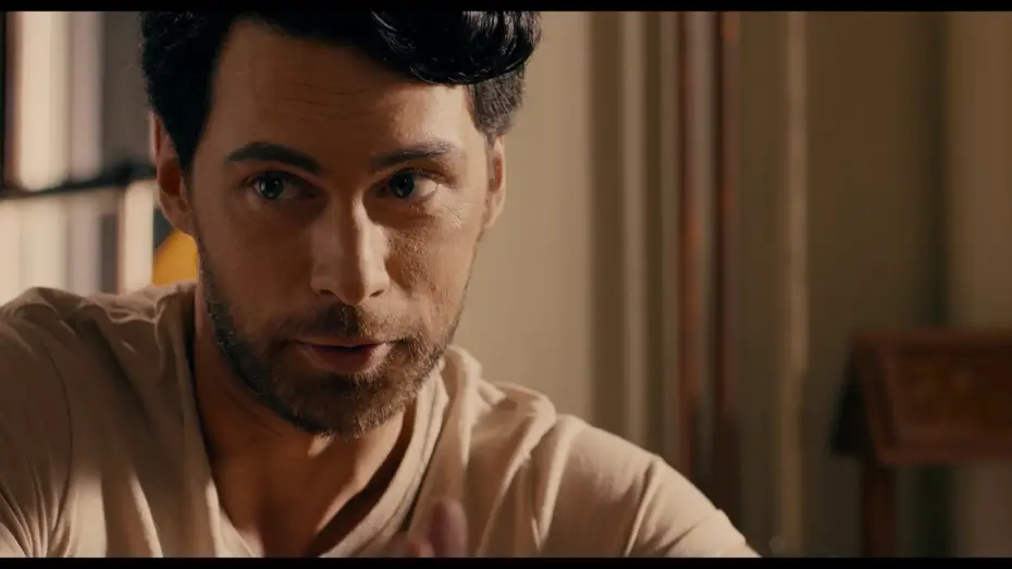 Video for the film What Lies Below — WHAT LIES BELOW  Demnächst im Kino