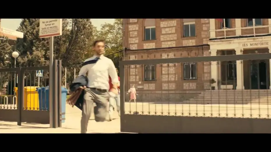 Video for the film Ghost Graduation — Promoción fantasma - Trailer HD