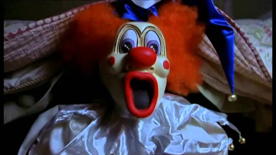 Video for the film Scary Movie 2 — ray mange une banane scary movie 2