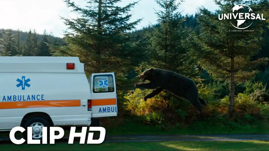 Video for the film Cocaine Bear — Clip - Huida en Ambulancia