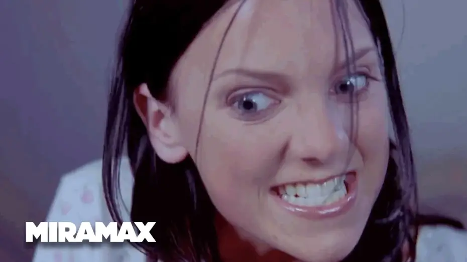Video for the film Scary Movie 2 — Cat Fight