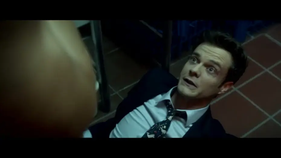 Video for the film Novocaine — Pelea en la cocina