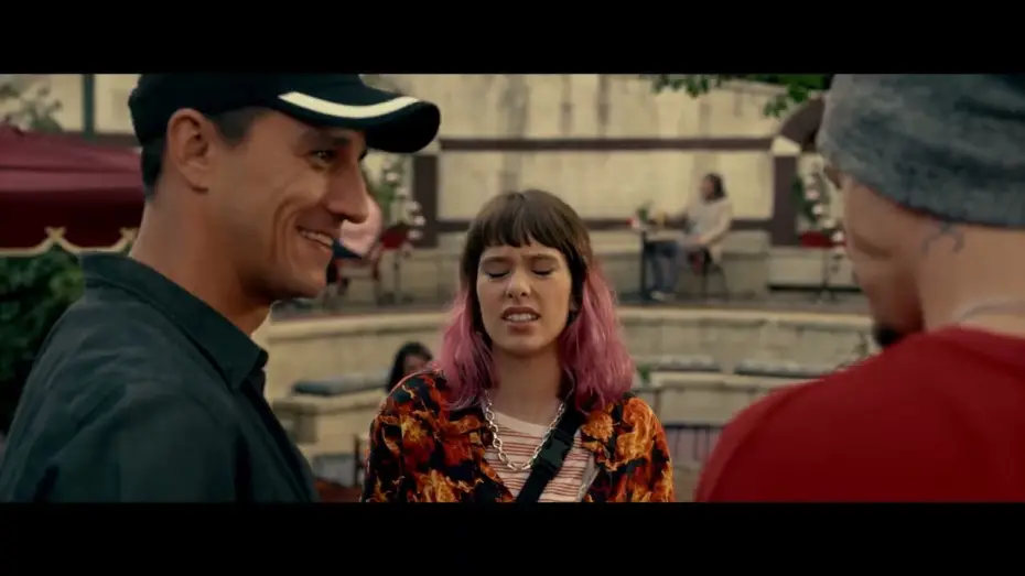 Video for the film Por los pelos — Tráiler Oficial