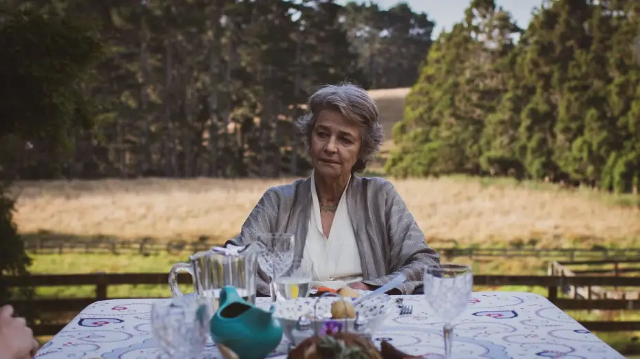 Video for the film Juniper — JUNIPER / ESTRENO 1 DE NOVIEMBRE / Trailer Oficial Español