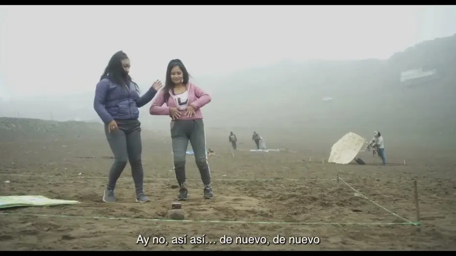 Video for the film Stay Still — 28 FCL PUCP | Tráiler Quédate quieto | Galas