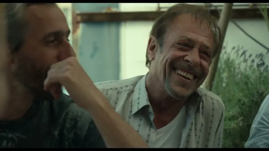 Video for the film Beating Sun — Tant que le soleil frappe (2022) - Bande-annonce VF