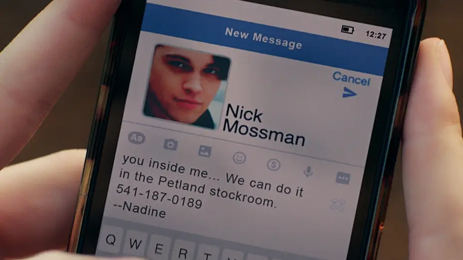 Video for the film The Edge of Seventeen — SINNERS' Hailee Steinfeld Sends Risky Text in The Edge of Seventeen