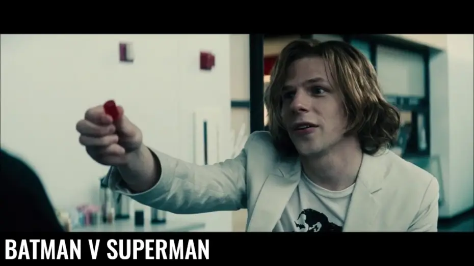 Video for the film Batman v Superman: Dawn of Justice — Scène culte - Batman V Superman - Sucez moi ça !