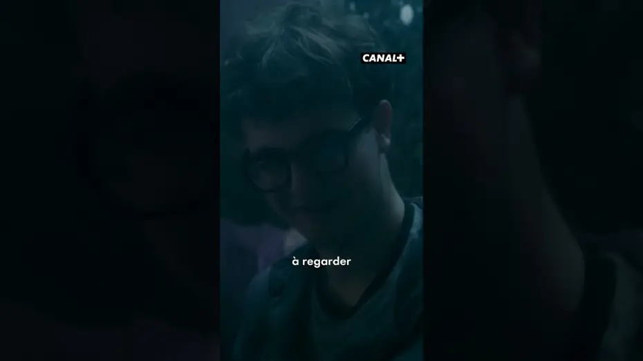 Video for the film Tapis rouge à Groland — Préparez-vous : c'est la guerre ! #Humour #Groland #Shorts