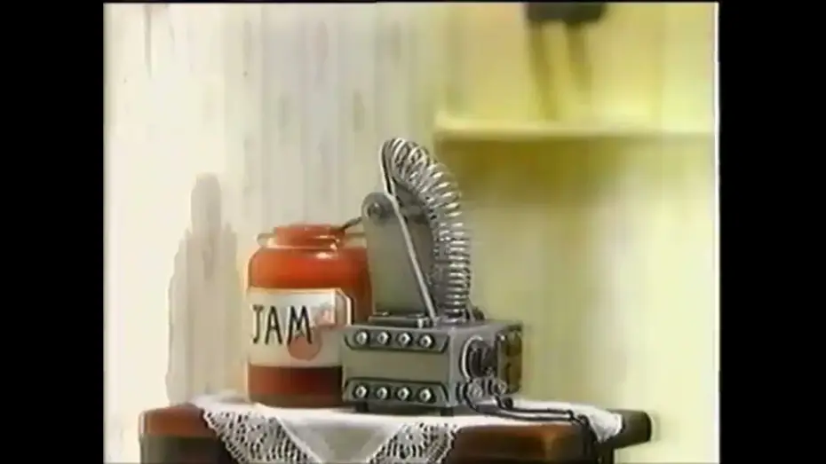 Video for the film The Wrong Trousers — Wallace and Gromit The Wrong Trousers Trailer