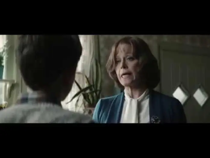 Video for the film A Monster Calls — QUELQUES MINUTES APRES MINUIT - Extrait Une petite conversation - VF