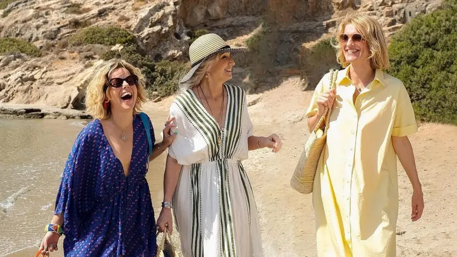 Video for the film Two Tickets to Greece — Las cícladas. Escapada de amigas - Tráiler español