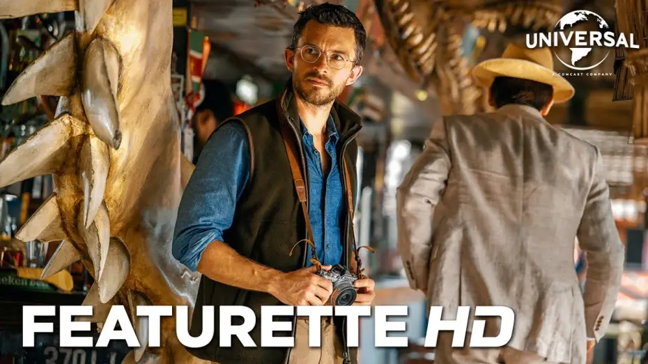 Video for the film Untitled Jurassic World Movie — Featurette - Jonathan Bailey en la grabación de la BSO [VOSE]
