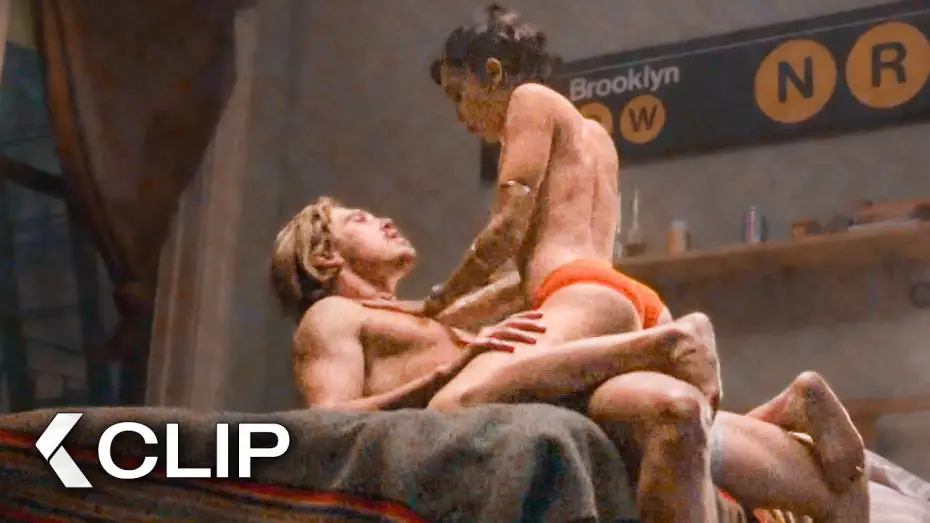 Video for the film Caught Stealing — Austin Butler & Zoë Kravitz Kissing Scene