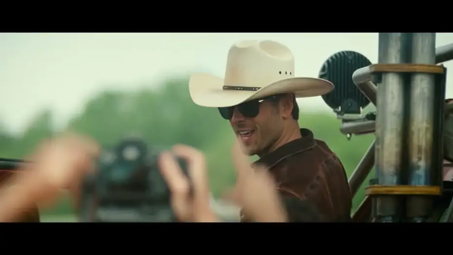Video for the film Twisters — Spot 'Chase It'