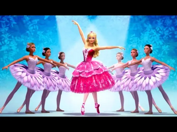 Video for the film Barbie in the Pink Shoes — BARBIE: La Bailarina Mágica (Trailer español)