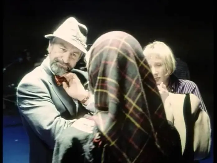 Video for the film Wag the Dog — WAG THE DOG - Trailer (german & english)