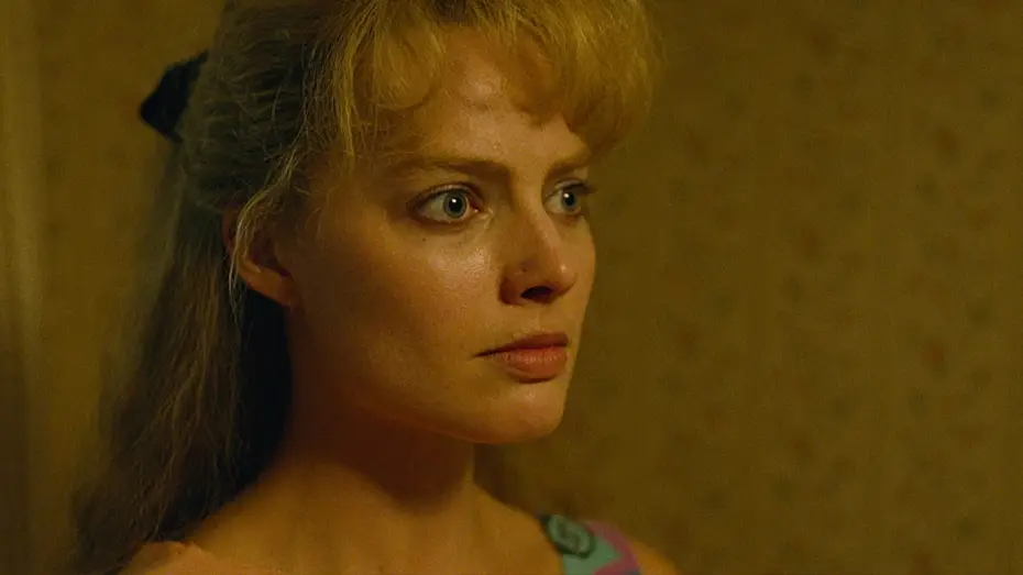 Video for the film I, Tonya — Tonya's Mother Throws Knife At Her