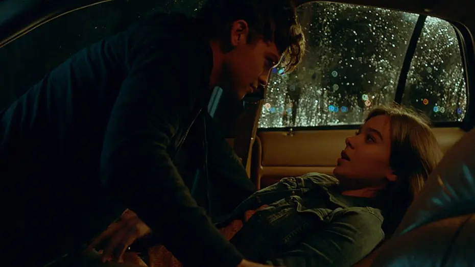 Video for the film The Edge of Seventeen — SINNERS' Hailee Steinfeld Kissing Scene in The Edge of Seventeen