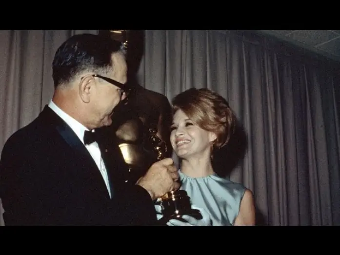Video for the film Cleopatra — "Cleopatra" winning the Oscar® for Special Effects