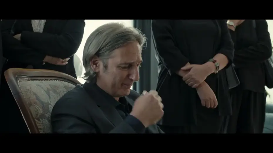 Video for the film Death at a Funeral — ¿Cansado de funerales aburridos? Estamos de promoción.