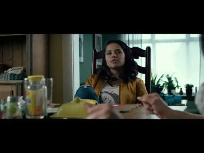 Video for the film Power Rangers — POWER RANGERS - Extrait " Papa, maman, j'ai des super-pouvoirs... " - VF