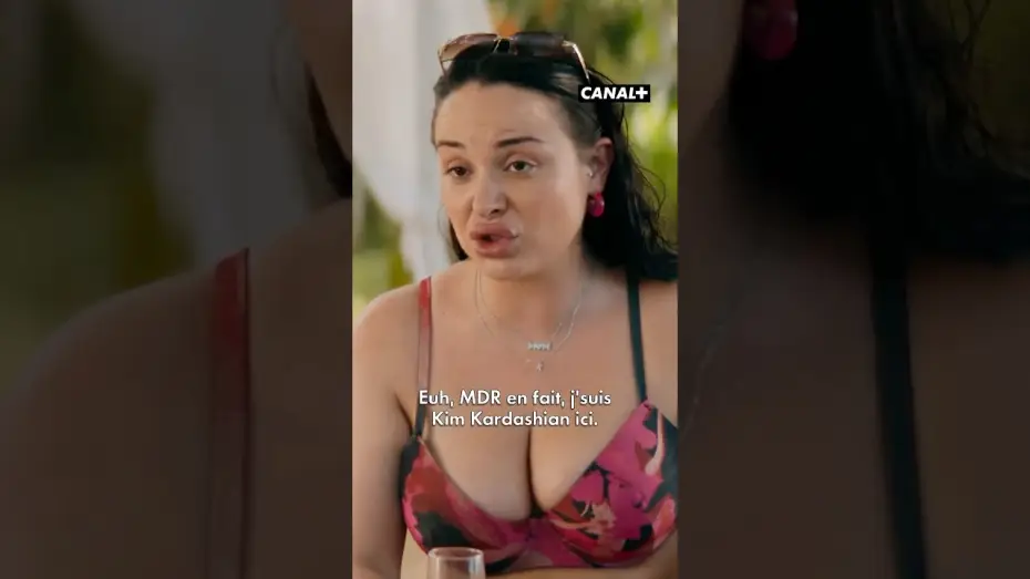 Video for the film Coka Chicas — "Je peux gérer n'importe quel mec avec mon sourire" 🫦
