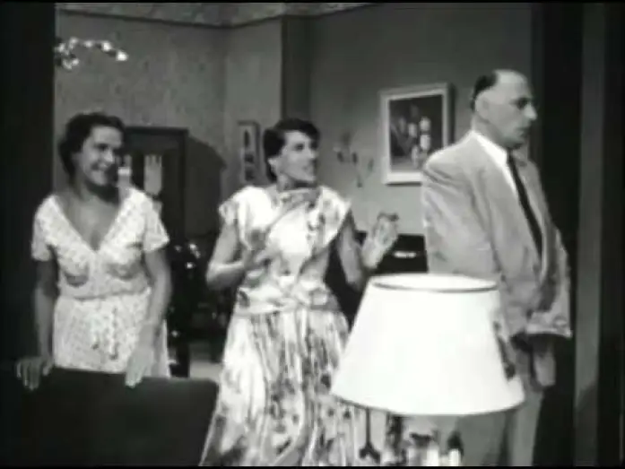 Video for the film The Auntie from Chicago — Η Θεία από το Σικάγο 1957   clip