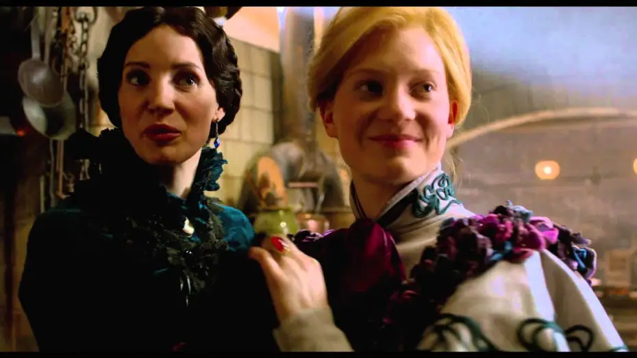 Video for the film Crimson Peak — LA CUMBRE ESCARLATA - Clip 1