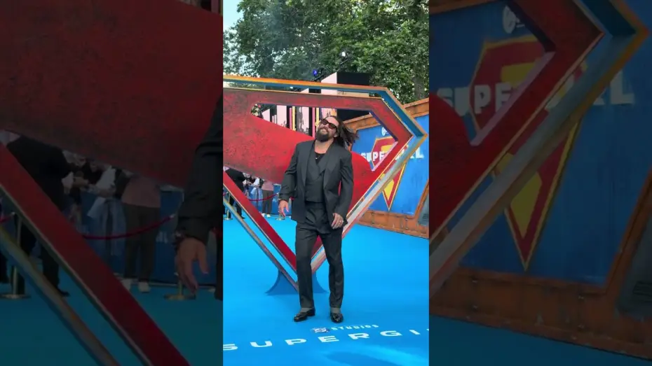 Video for the film Supergirl — Jason Momoa makes an entrance in London for SUPERGIRL