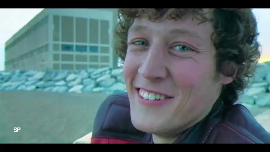 Video for the film I Am Not That — Todo va a ser nuevo para ella