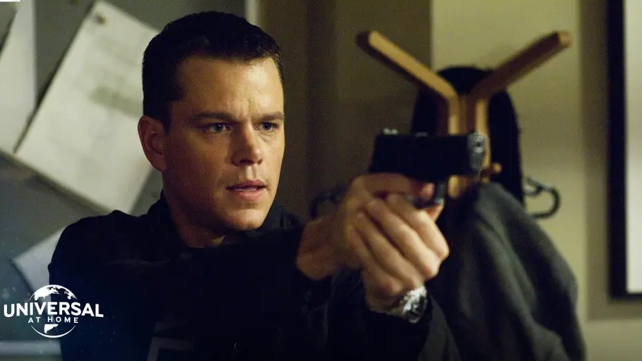 Video for the film The Bourne Ultimatum — Matt Damon Escapes Near Death - Extended Preview