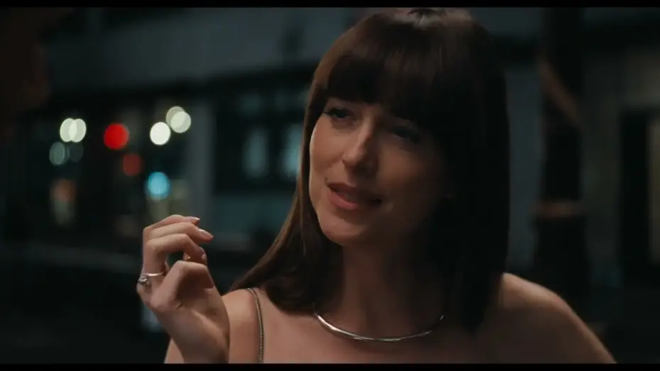 Video for the film Materialists — El triángulo amoroso con más química.