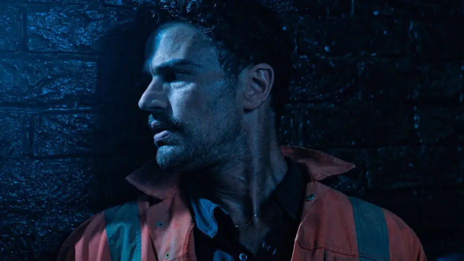 Video for the film Fuze — Theo James Escapes Into The Sewers