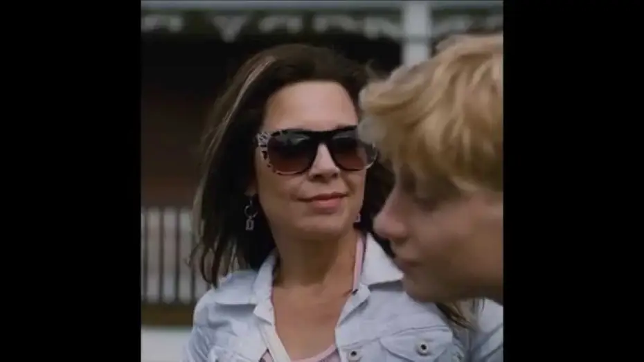 Video for the film Mommy — Clip "You're just like your father!"