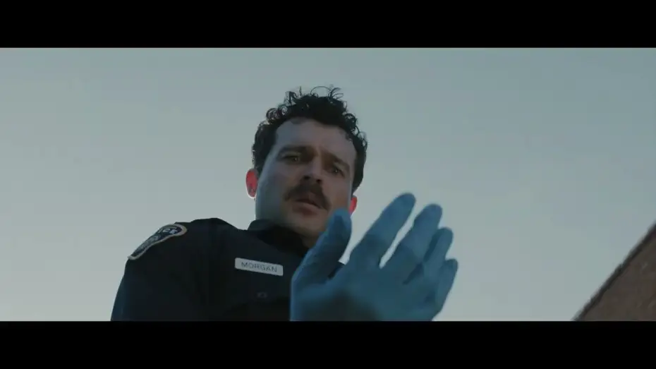 Video for the film Weapons — Spot "Um"
