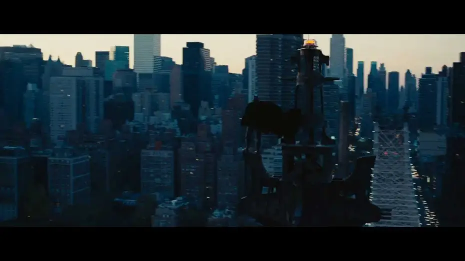 Video for the film The Dark Knight Rises — El Caballero Oscuro. La Leyenda Renace - Tercer Tráiler Oficial HD